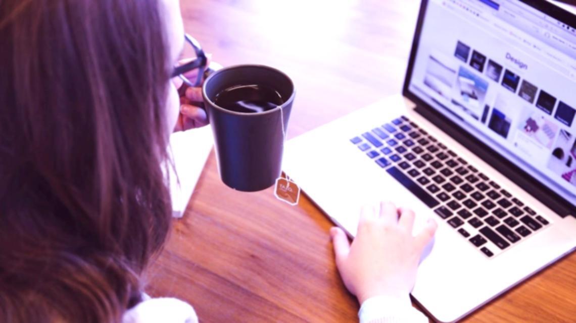 Notebook mit SEO-Tool während Workshop-Session